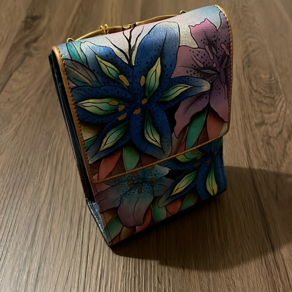 NEW with tags Anuschka beautiful floral purse.
